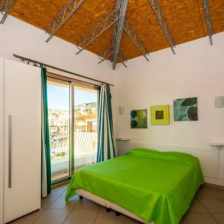 Chez Coco - Murphy Holiday Гостевой дом Ла-Маддалена